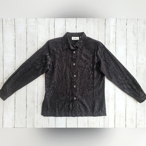 Erin London Black Suede Leopard/Animal Print Collared Button up Blouse Top - Picture 2 of 14